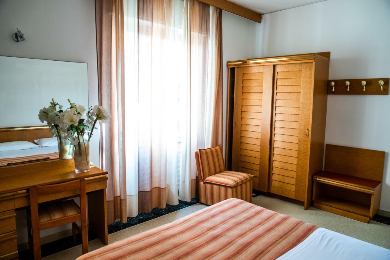Hotel West End Alassio Kültér fotó