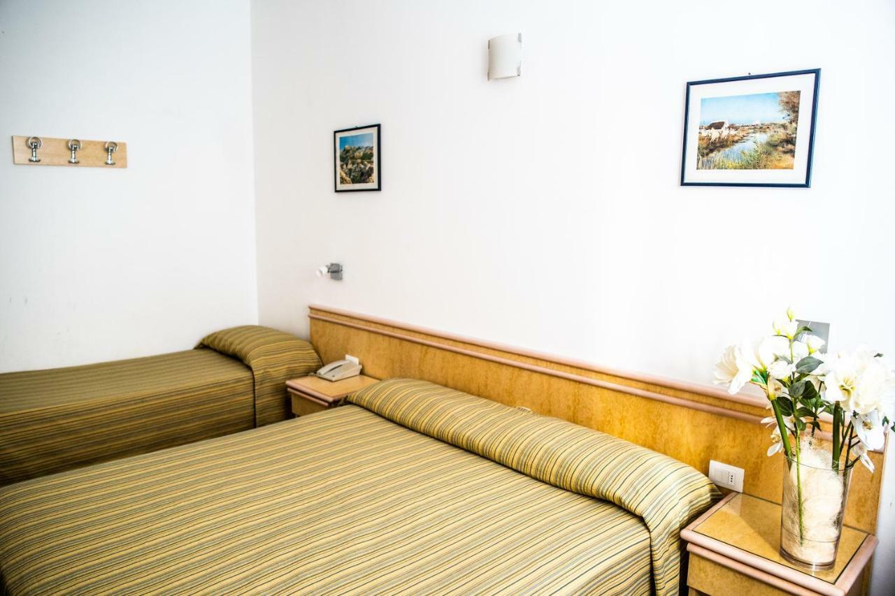 Hotel West End Alassio Kültér fotó