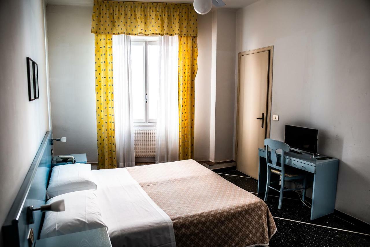Hotel West End Alassio Kültér fotó