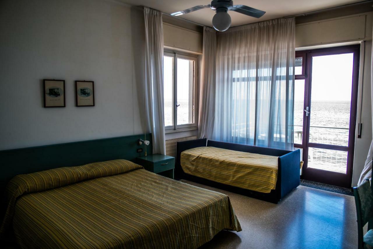 Hotel West End Alassio Kültér fotó