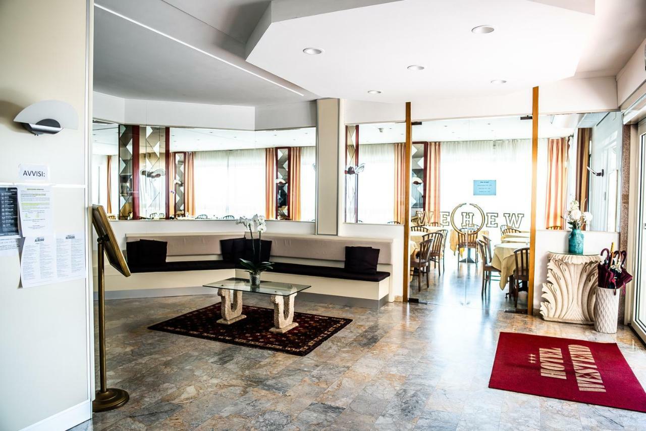 Hotel West End Alassio Kültér fotó