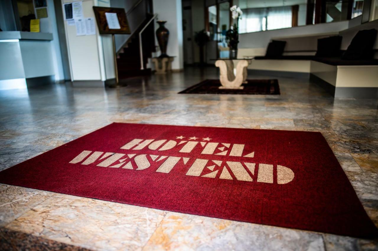 Hotel West End Alassio Kültér fotó