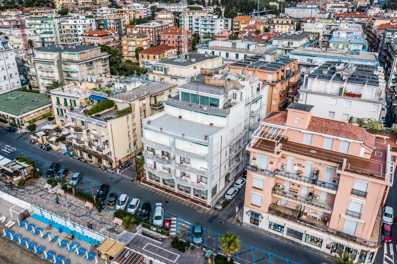 Hotel West End Alassio Kültér fotó