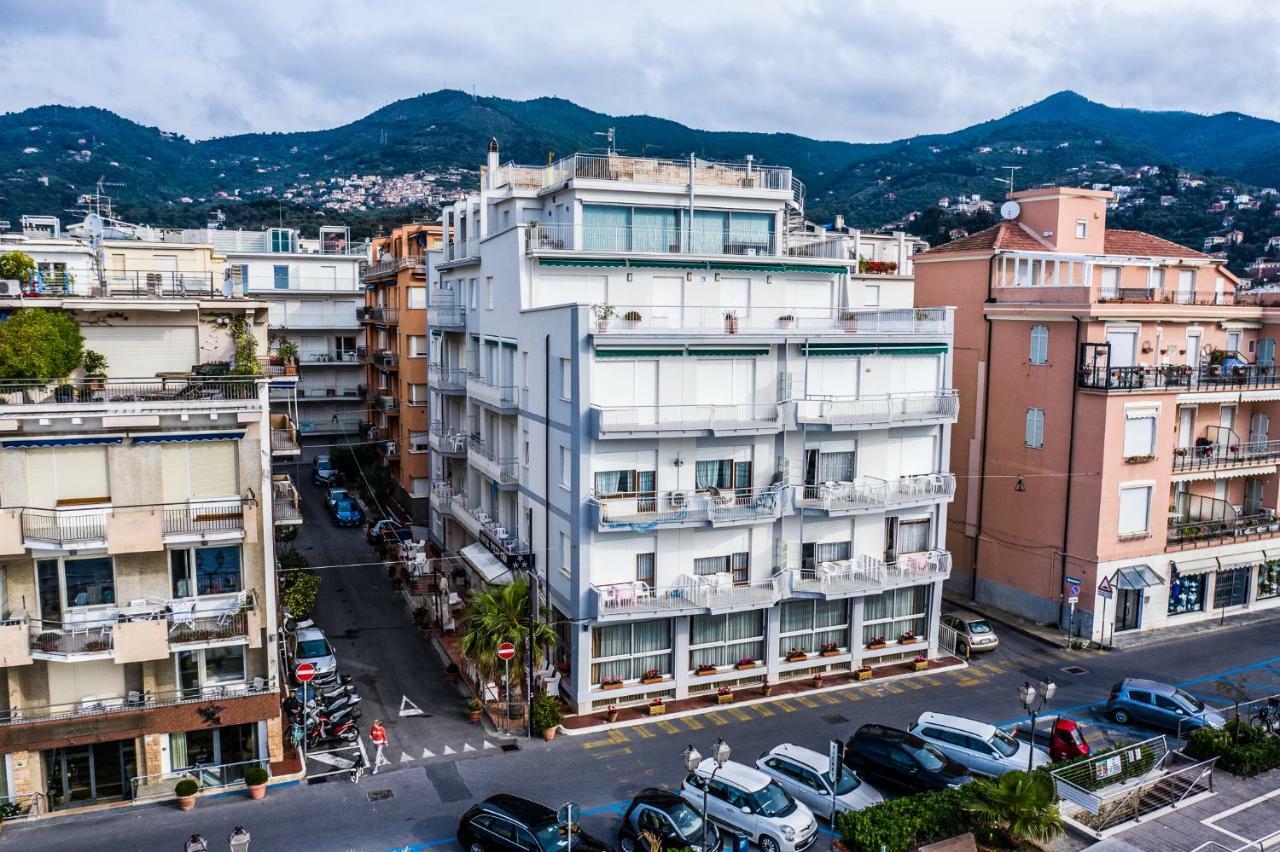 Hotel West End Alassio Kültér fotó